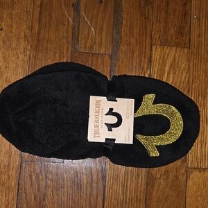 Men's True Religion Cozy Slippers In Size M (Shoe Size 9-10)